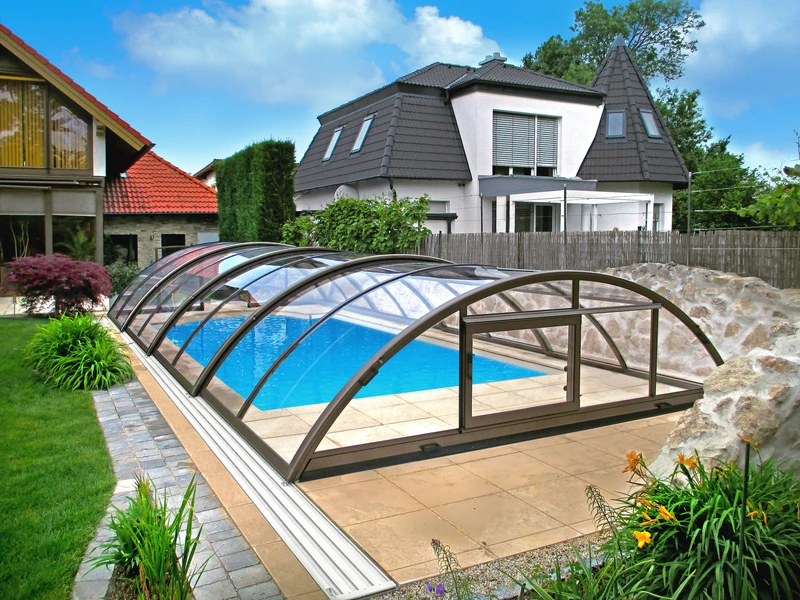 Abri de piscine mi-haut – Universe Neo
